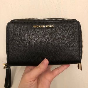 Michael Kors wallet/wristlet